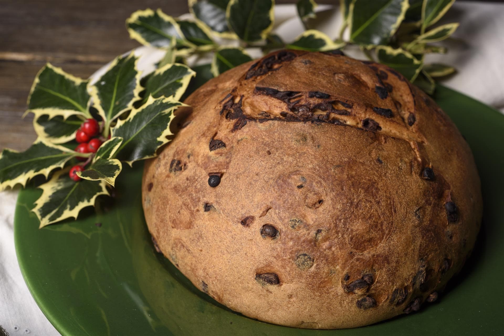 Pandolce genovese alto con gocce di cioccolato