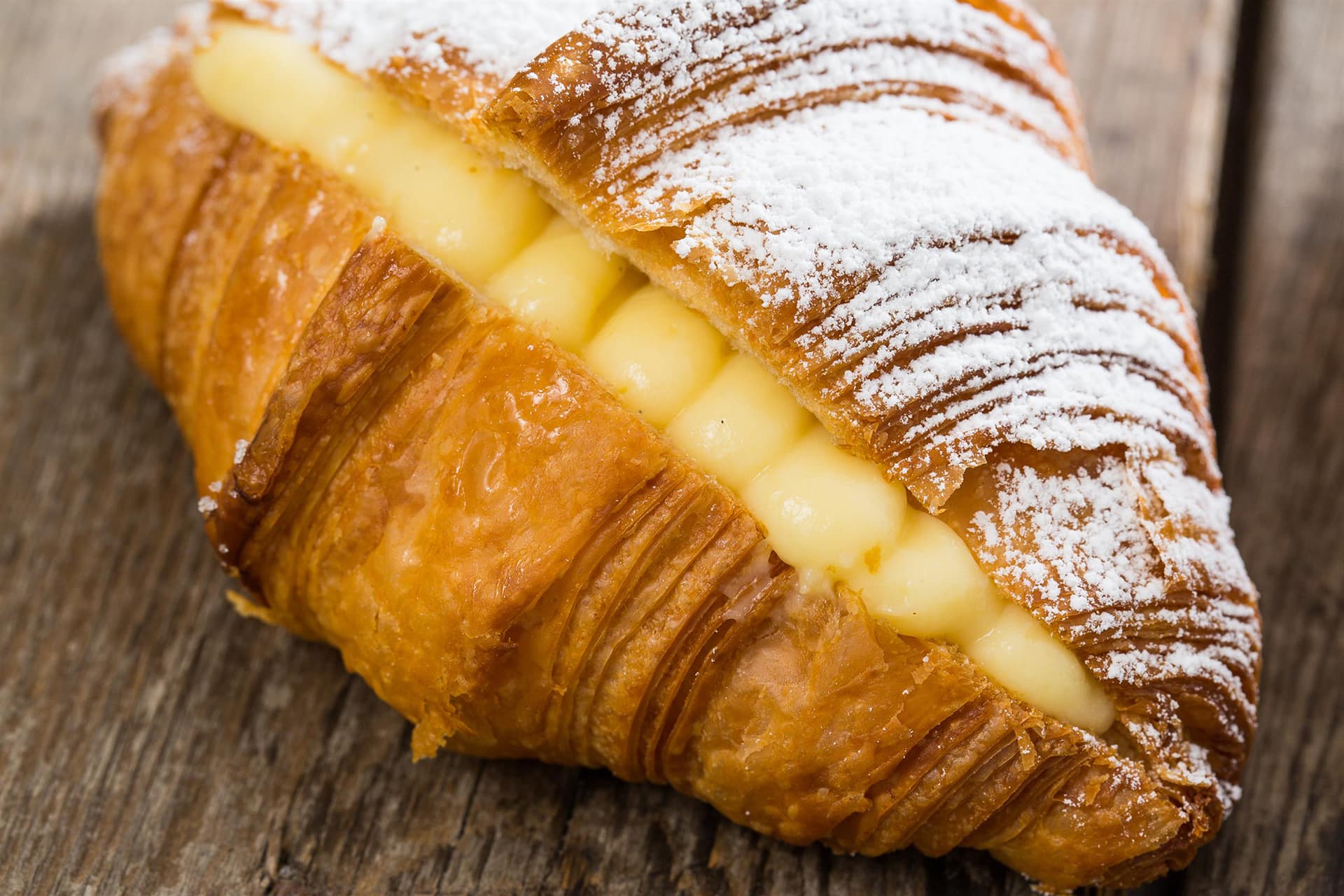 Croissant alla crema
