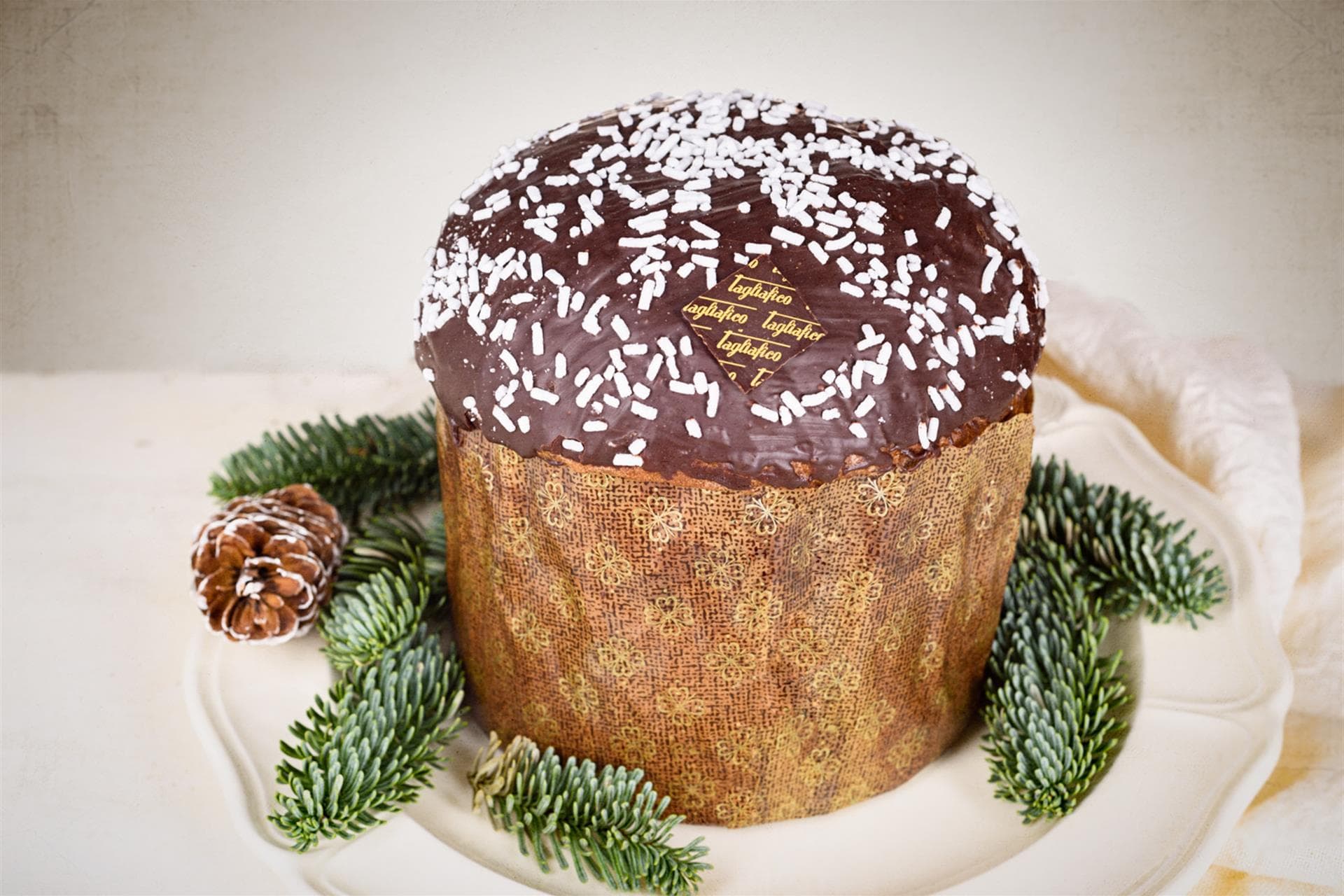 Panettone impastato al cioccolato senza canditi